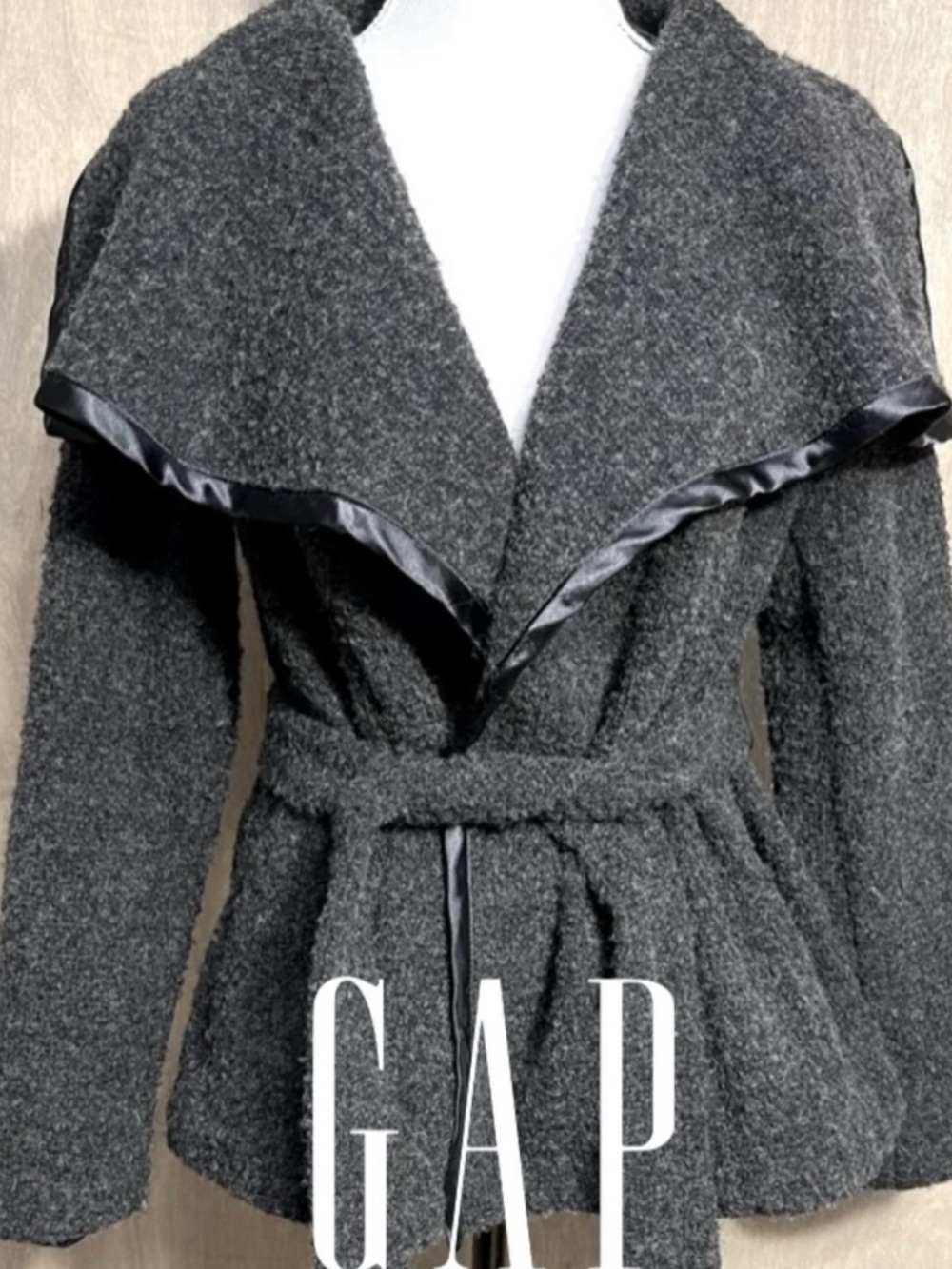 GAP Dark Charcoal Textured Satin-Trim Wrap Jacket
